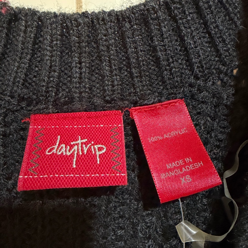 NWT Daytrip Black V-Neck Sweater with Bow Accents down sleeves - Picture 6 of 6
